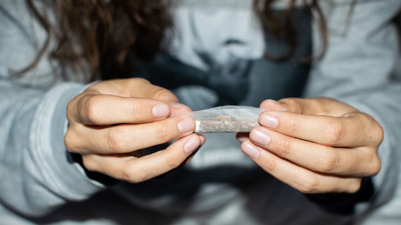 Młode Dziewczyny Są Wrażliwsze na Spożywanie Marihuany, jamaica.com.pl